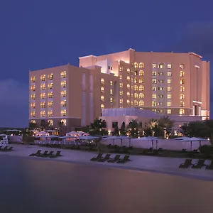 Traders Hotel, Abú Dhabí