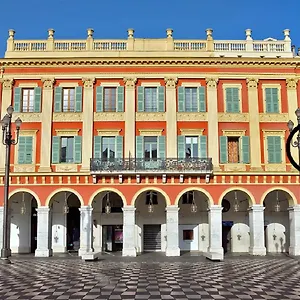 View On Principal Massena Place, Beach 2 Min Walk Apartment Nice